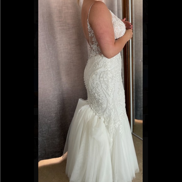 ENZOANI: PEBBLES WEDDING DRESS - Picture 6 of 6